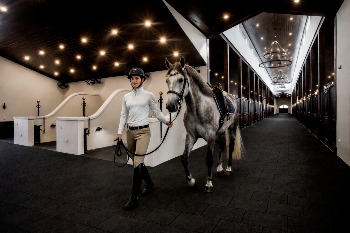 Degoma | Suelos de caucho para caballos